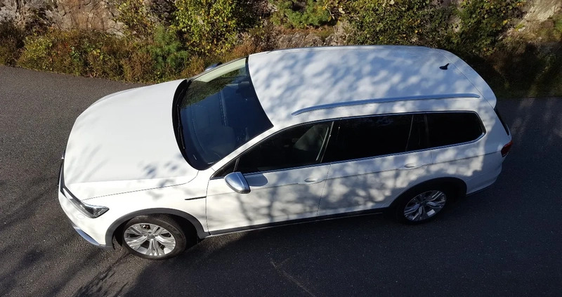 Volkswagen Passat cena 69000 przebieg: 208000, rok produkcji 2016 z Mława małe 137